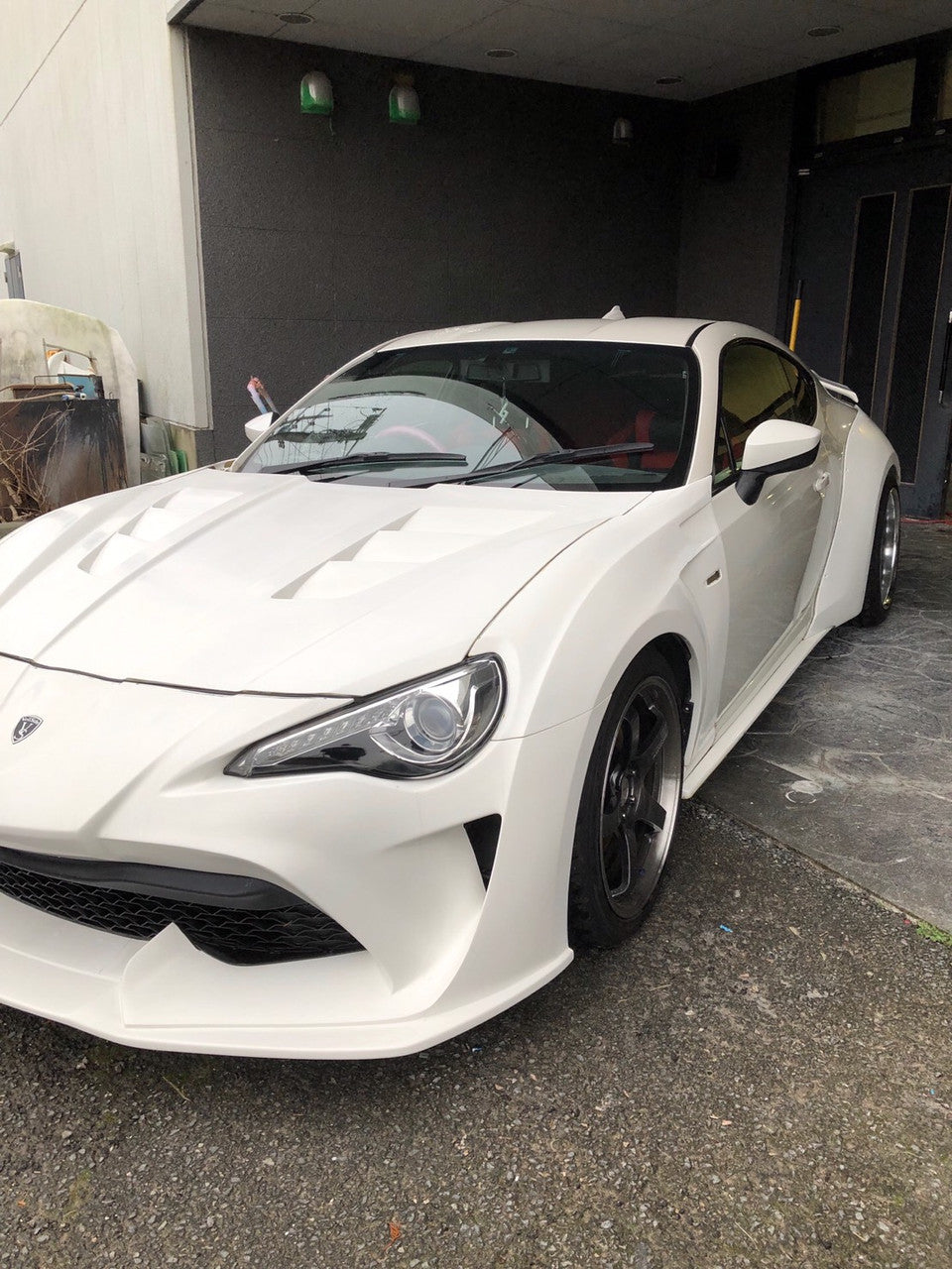 VeilSide 2013-2020 Scion FR-S/ Subaru BR-Z/ Toyota 86 Complete Wide Body Kit - Front Bumper, Front Fenders, Vented Hood, Side Skirts, Rear Bumper, Rear Over Fenders, Rear Lip Spoiler & Rear Wing (Japanese FRP)